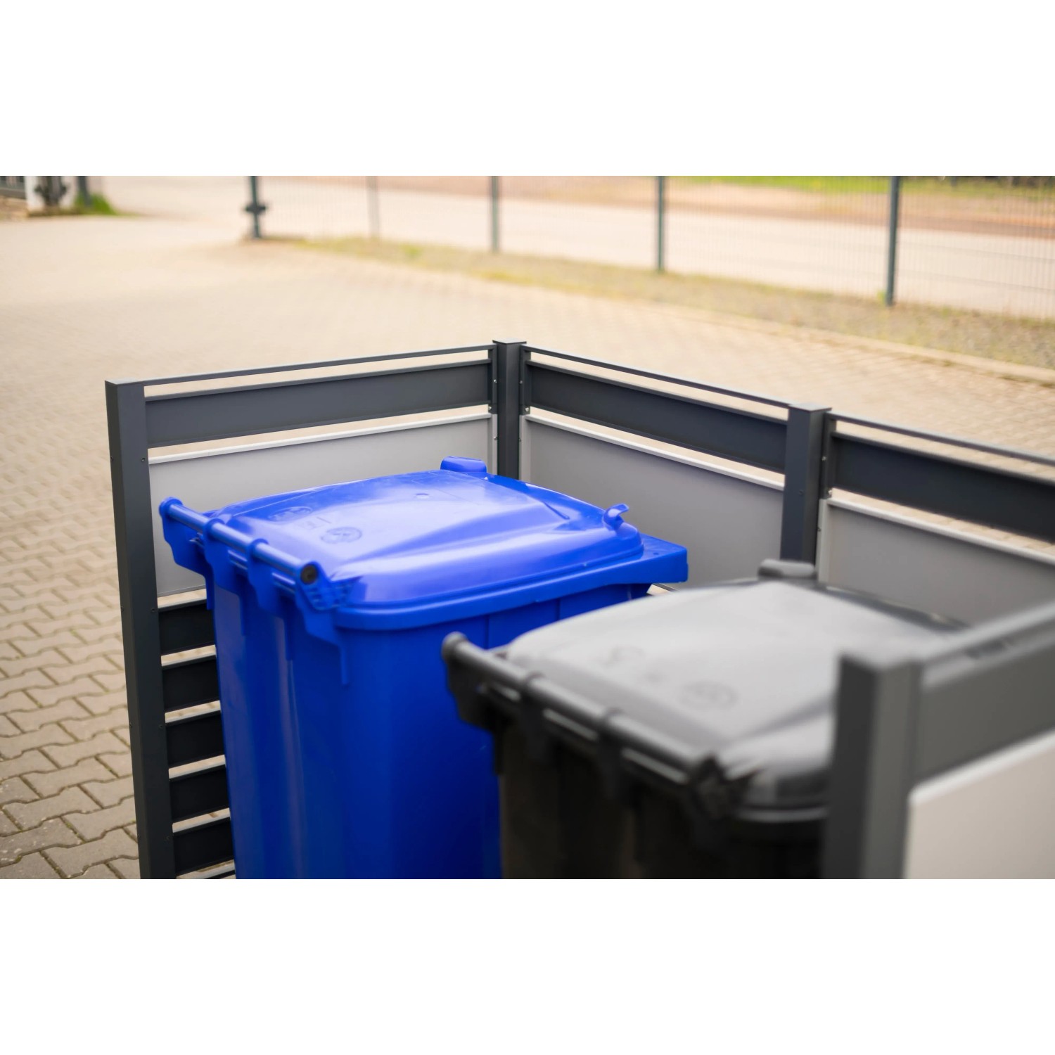 Westmann Mülltonnenverkleidung Planum für 2 Tonnen (240 l), anthrazit/grau.