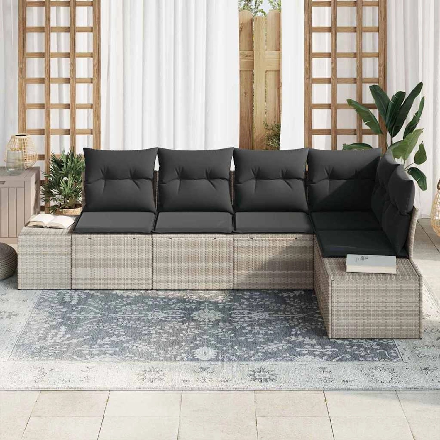 Hellgraues 5-teiliges Garten-Sofa-Set aus Poly Rattan von vidaXL. Modulares Lounge-Set mit grauen Kissen.