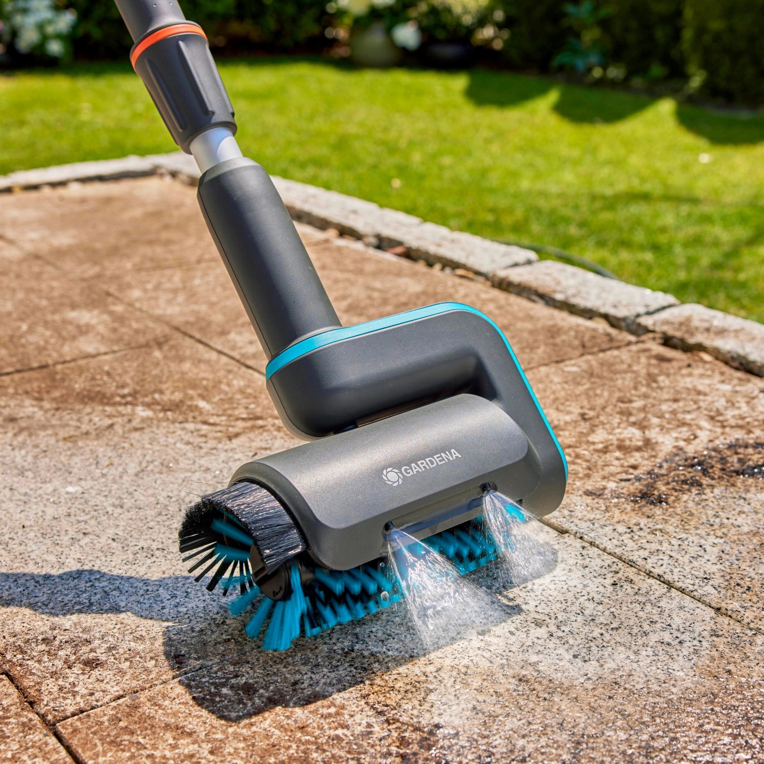 Gardena AkkuMultiReiniger AquaBrush Patio 03/18V P4A Solo kaufen bei OBI