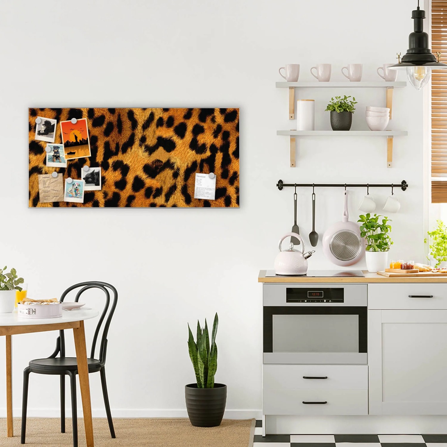 Banjado Magnettafel 78x37cm mit Leopard-Motiv in Silber, inklusive Magnete als Wanddekoration.