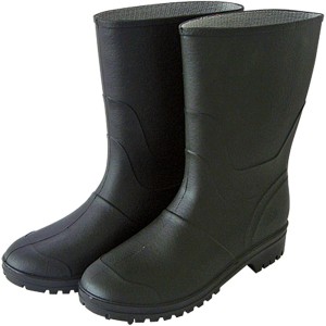 Schwarze, halbhohe PVC-Stiefel, Größe 39, für Arbeit und Freizeit.