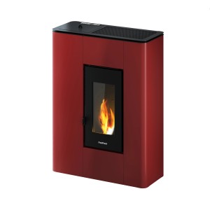 Freepoint Pelletofen Atri in Bordeauxrot mit Sichtfenster und Flammen.