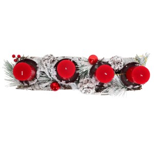 Adventsgesteck mit 4 roten Kerzen, Kugeln und Tannenzapfen auf Holz für die Weihnachtsdekoration.