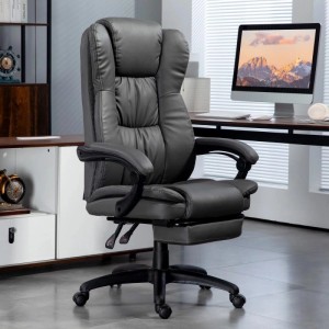 Ergonomischer Vinsetto Bürostuhl dunkelgrau aus Kunstleder mit Massagefunktion, Fußstütze und Rollen im Büro.