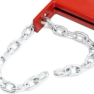 Detailansicht: Silberne Kette am roten HD Balancierer für Werkstattkran. Robuste Kettenglieder zur Lastenbefestigung.