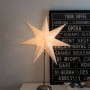 Konstsmide Papierstern Silber perforiert als Weihnachtsdeko für Innenräume.