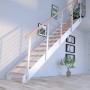 Weiße Treppe Kos mit 14 Buchenholzstufen und Design-Geländer im modernen Wohnraum.