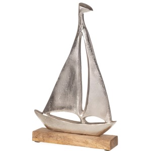 Maritime Deko-Figur: Segelboot aus Metall auf Holzsockel, 30 cm hoch. Dekorative Figuren für maritimes Flair.