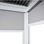 Detailansicht der weißen Alu Pergola mit Seitenwänden, Terrassenüberdachung.