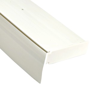 Bestlivings Vorhangschiene 210 cm, grau, mit Blende. Detailansicht.