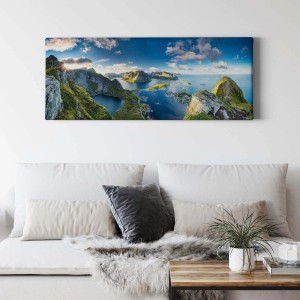 Panorama Wandbild mit Berglandschaft und Meer-Motiv in Blau und Grün. Leinwandbild für Wohnräume.