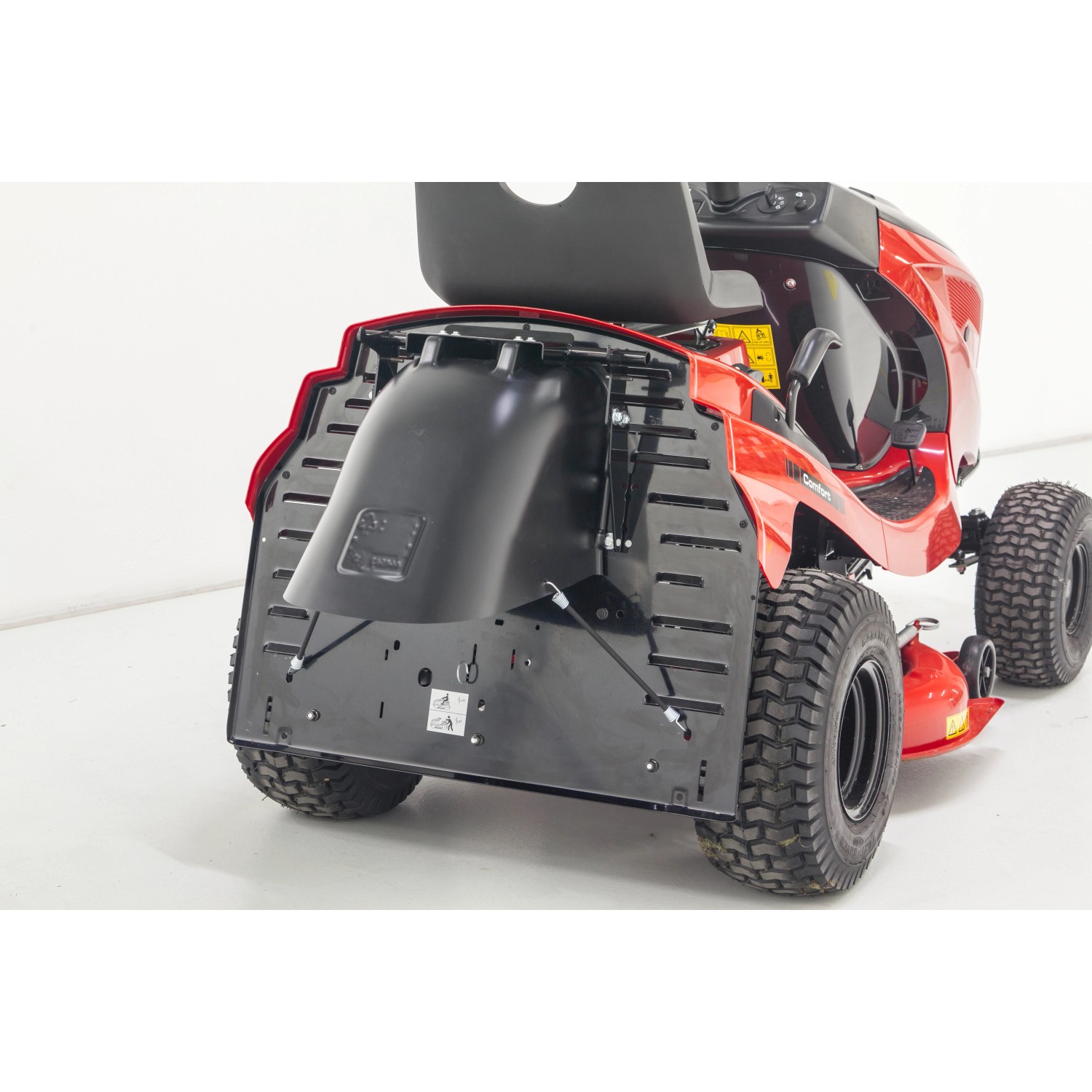 Al-Ko Deflektor am Rasentraktor Easy/Comfort montiert, Zubehör für sauberen Grasschnitt.