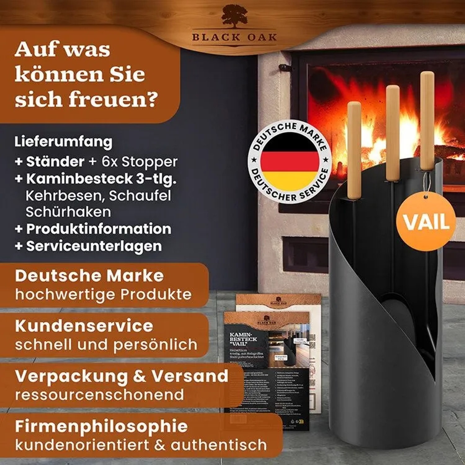 Schlankes, schwarzes BLACK OAK Kaminbesteck VAIL, 4-teilig mit Ständer vor Kaminofen.