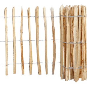 Gerollter Staketenzaun aus unbehandelter Haselnuss, 90x1000cm, für Garten und Grundstück.