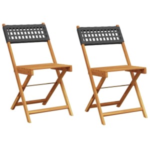 Zwei schwarze Bistrostühle aus Akazienholz und Poly Rattan, klappbar für Garten, Terrasse oder Balkon.