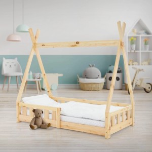 Naturfarbenes ML-Design Kinderbett Tipi 70x140cm mit Rausfallschutz und Lattenrost.