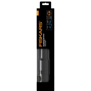 Fiskars Oszillierender Regner Comfort S-M in Schwarz-Orange, verpackt. Ideal für die Gartenbewässerung.