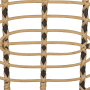 Detailaufnahme: Naturfarbener Gartenstuhl mit schwarzem Metallgestell und Rattan-Flechtmuster.