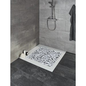 Graue Kleine Wolke Duscheinlage Stepstone 55x55 cm mit Steinmuster in Dusche.