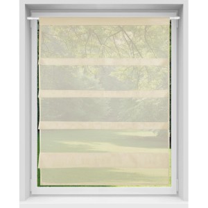 Beige Bistrogardine mit Raffoptik und Stangendurchzug am Fenster.