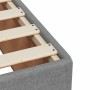 Detailansicht Boxspringbett 120x200 cm, hellgrauer Stoffbezug, Holzlattenrost.
