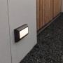 Lutec LED-Orientierungslicht Helena, eine moderne Außenwandleuchte für Wege und Einfahrten.