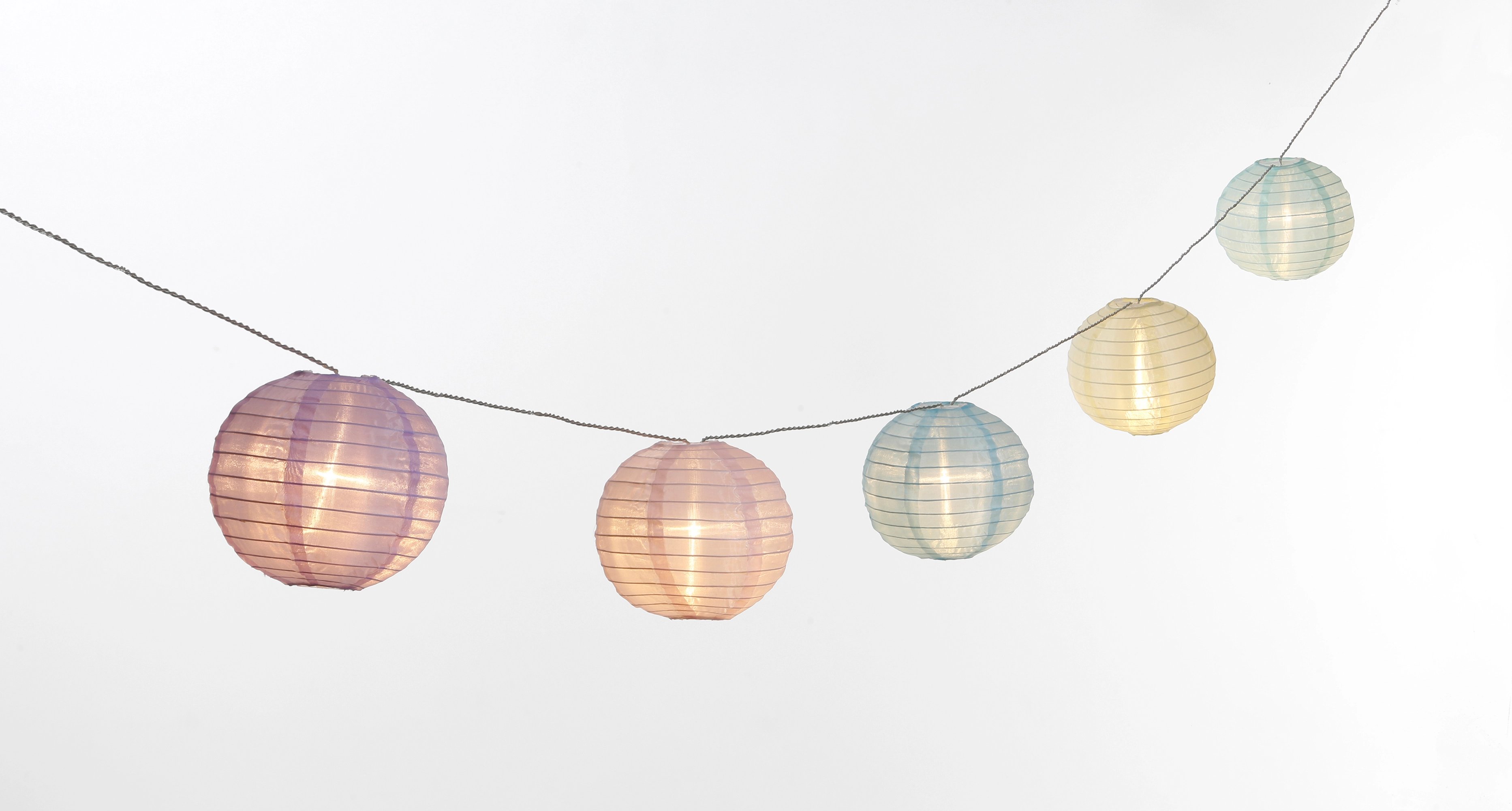 LED Lichterkette mit 15 pastellfarbenen Lampions 7 m kaufen bei OBI
