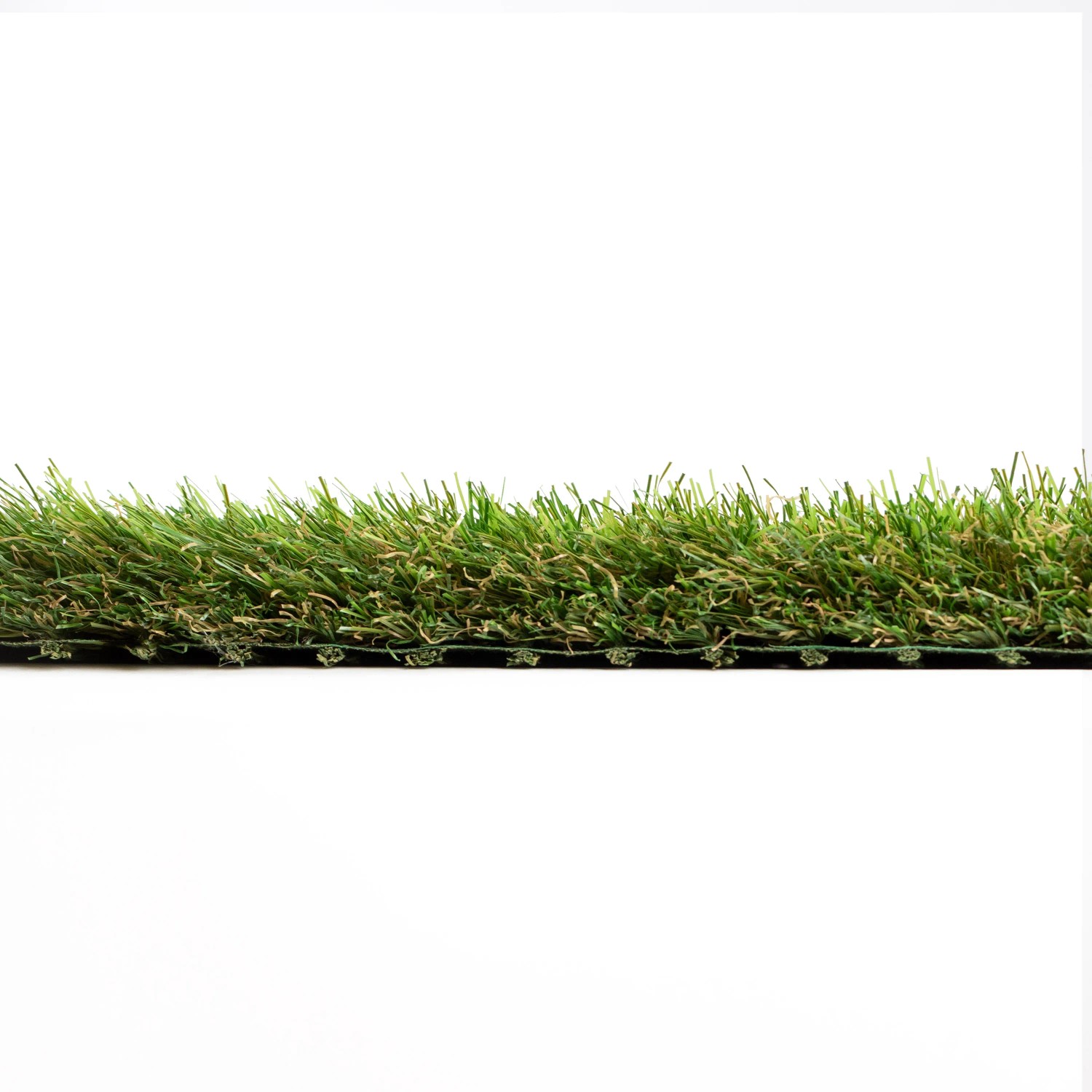 Primaflor Kunstrasen Cyprus, 47mm Florhöhe, Detailansicht der grünen Grasnarbe.