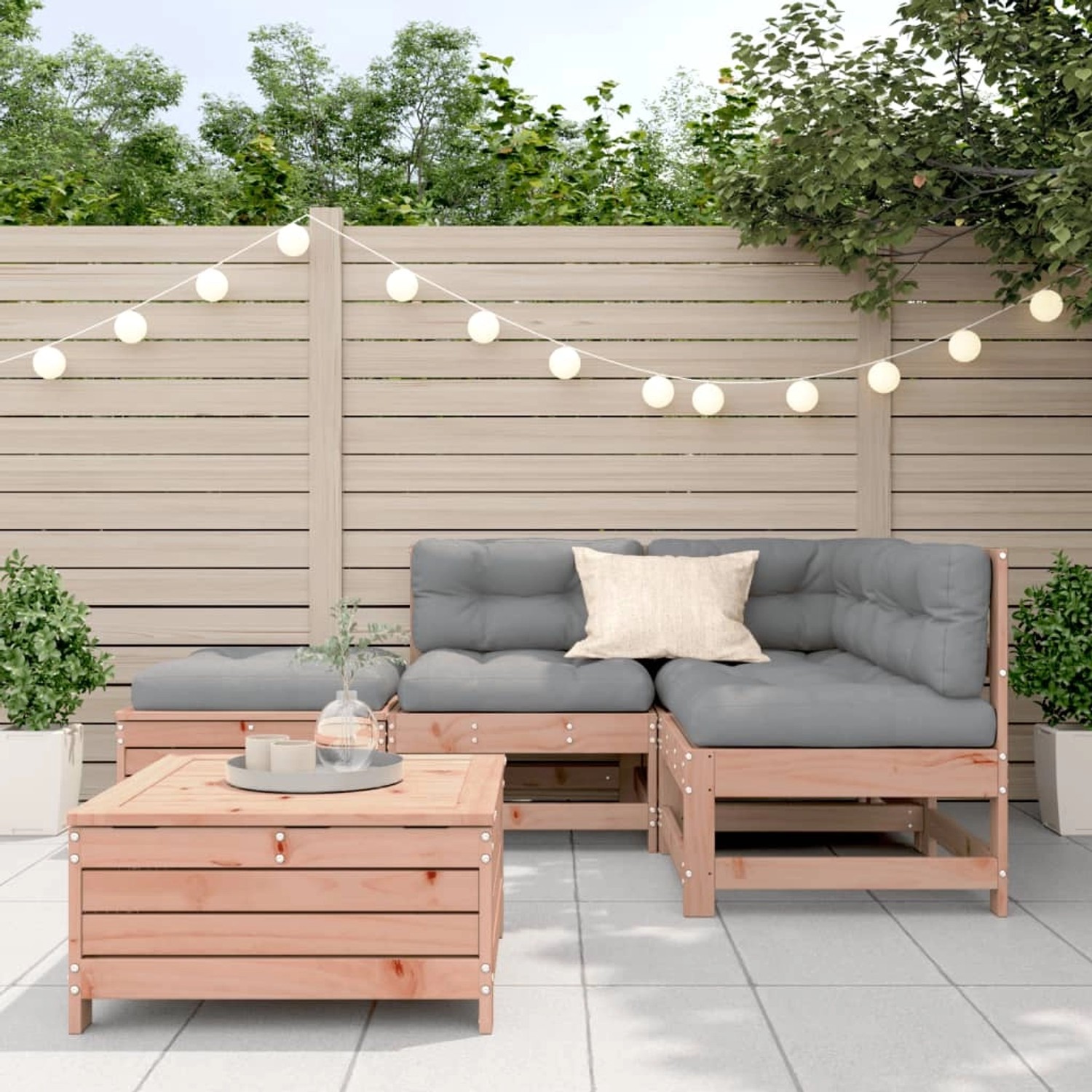 5-teiliges Garten Lounge Set aus Douglasie mit grauen Kissen. Gartenmöbel für Terrasse und Balkon.