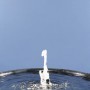 Ubbink Elimax 2500 Springbrunnenpumpe im Betrieb mit Fontäne im Gartenteich.