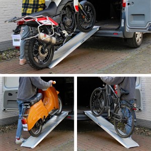 TRUTZHOLM Auffahrrampe aus Alu mit Motorrad, Moped und Fahrrad auf Rampe.