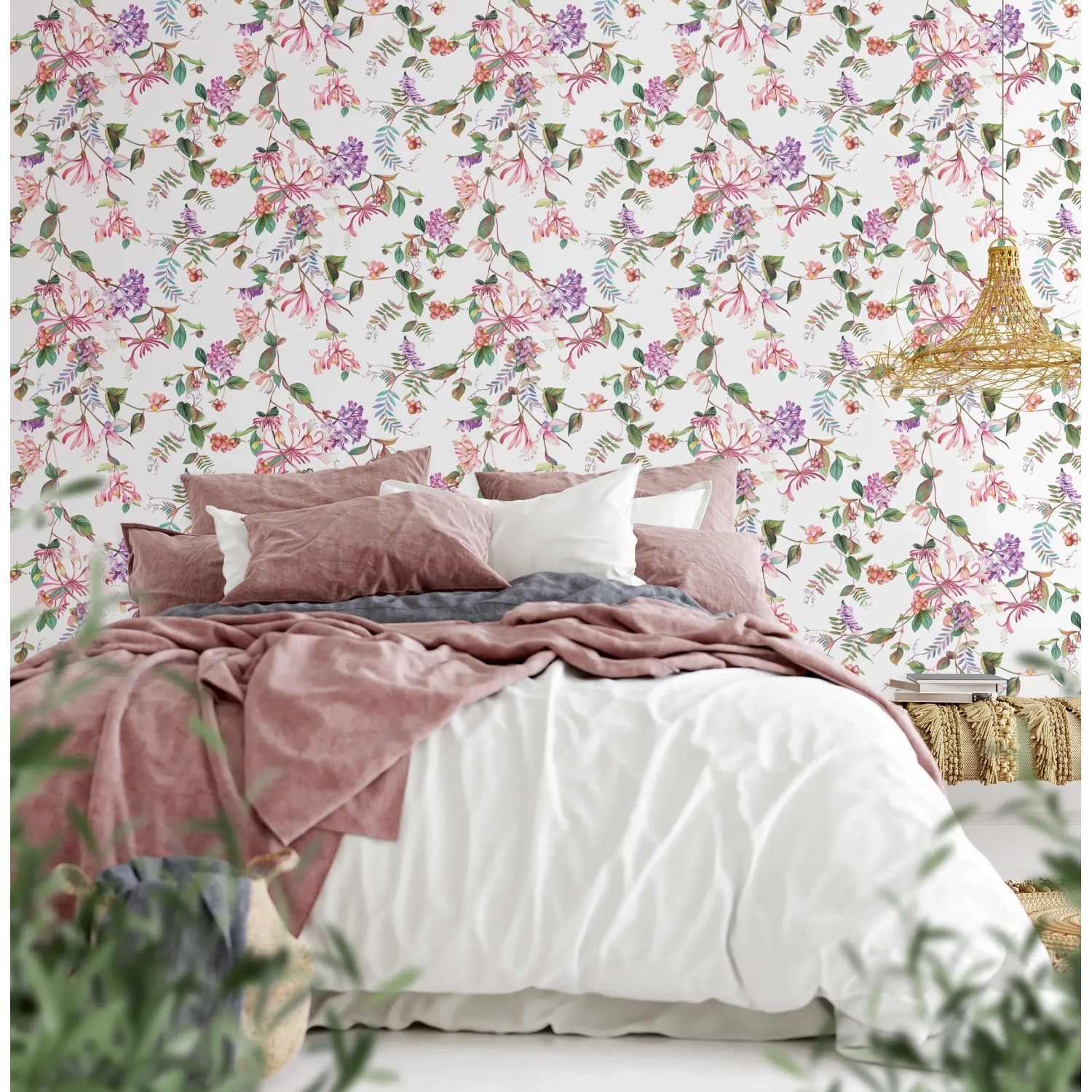 Marburg Vliestapete Flora 2 mit floralem Muster in Natur Weiß-Grün im Schlafzimmer.