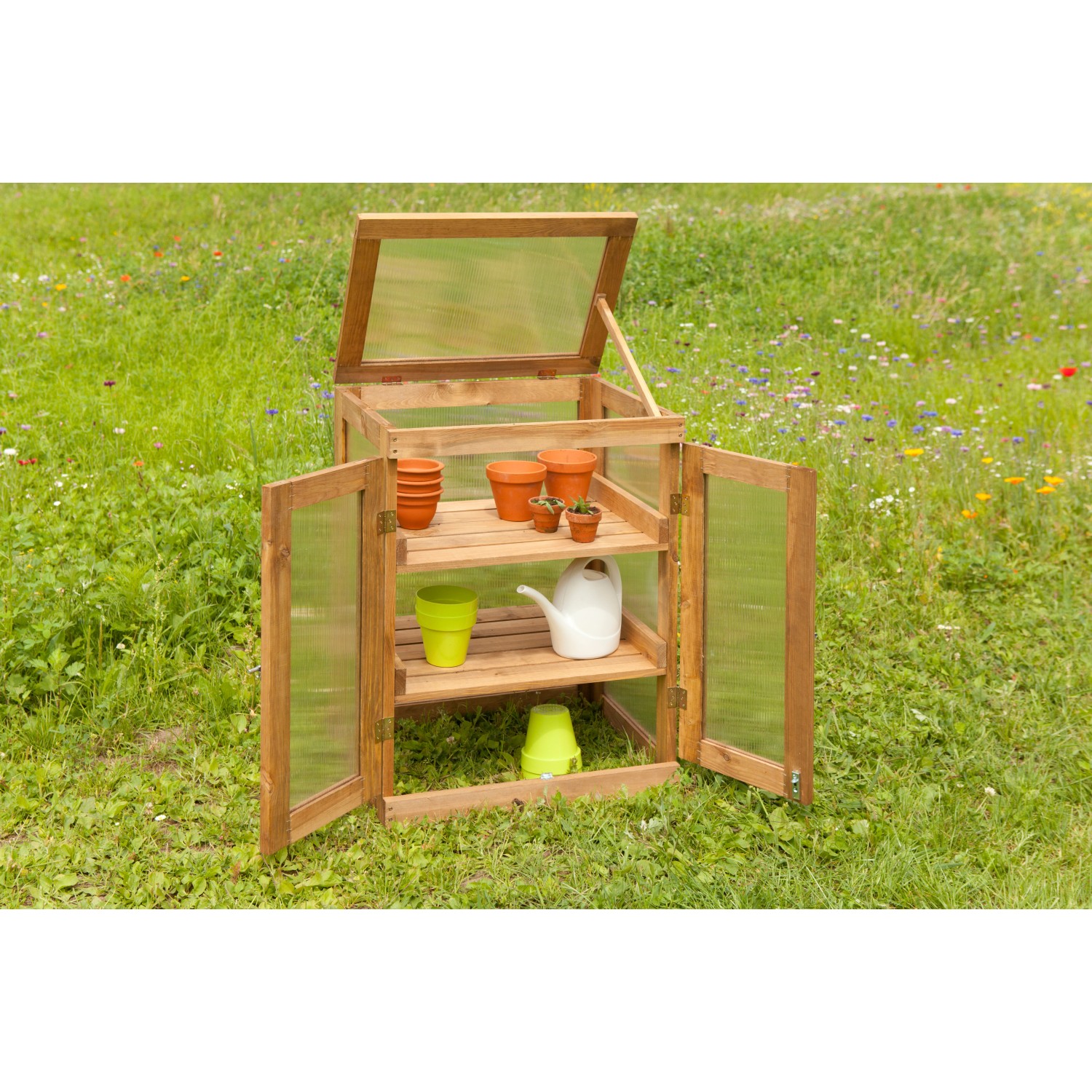 Kiehn-Holz Gartenschrank aus Kiefernholz, braun, mit Regalen und geöffneten Türen im Garten.