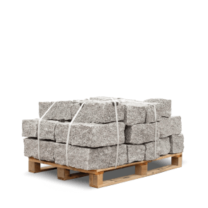 Galamio Granit Mauersteine 40x20x20, hellgrau, gebrochen, auf Holzpalette für Gartenmauern.