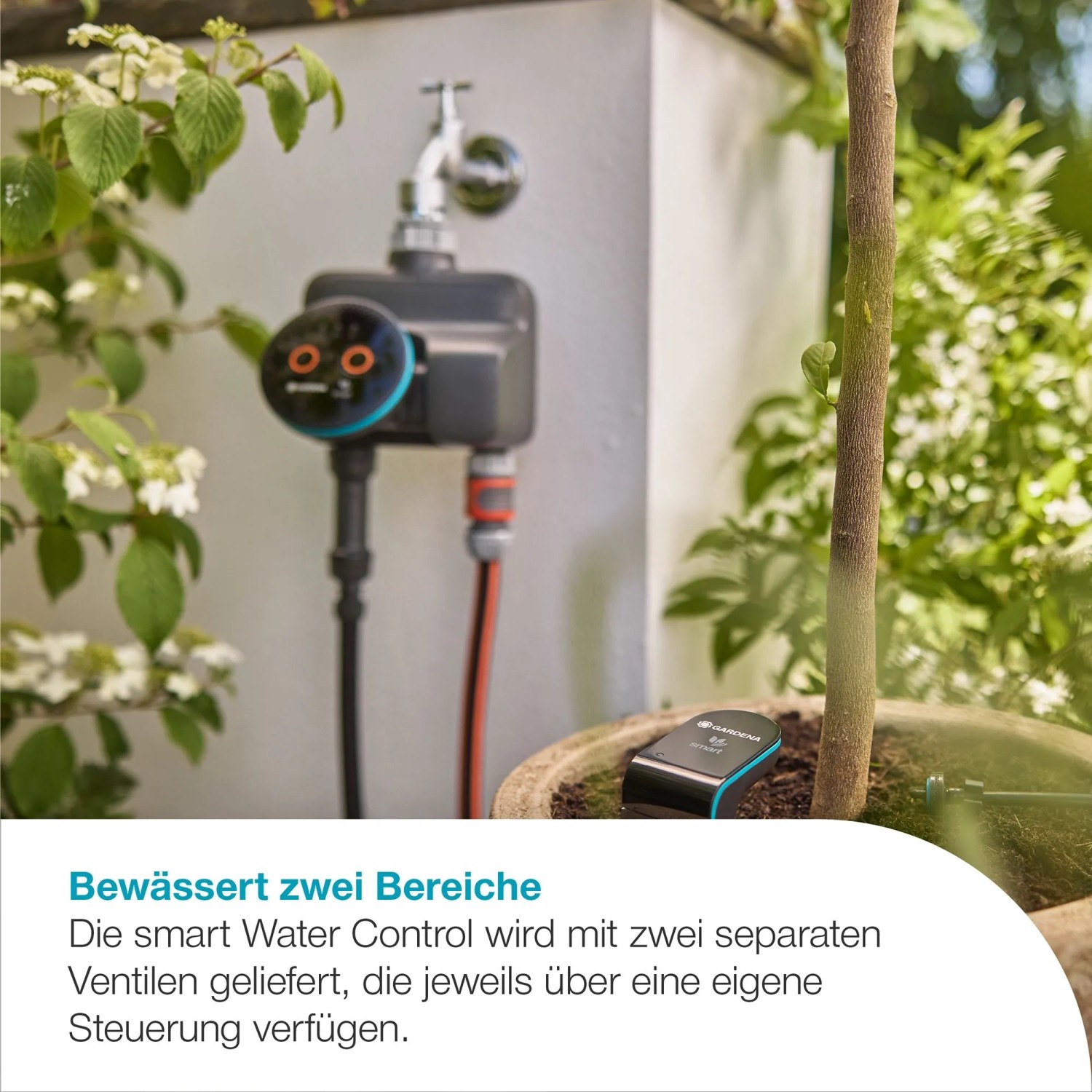 Gardena Smart Dual Water Control Bewässerungscomputer mit zwei Ausgängen am Wasserhahn.