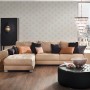 Beige-graue Barock Tapete mit Ornament-Muster von PROFHOME. Dekorative Textiltapete im Wohnraum.