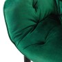Detailaufnahme: Dunkelgrüner ML-Design Esszimmerstuhl aus Samt, Polsterstuhl.