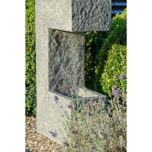Dobar Design Gartenbrunnen XL mit Pflanzbeet und LED in Steinoptik.