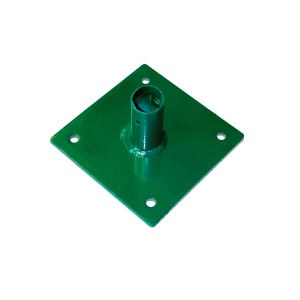 Grüne Bodenplatte 20x20 cm für Zaunpfosten Ø 34 mm zur Montage von Einstabmattenzäunen.