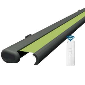 Elektrische Kassettenmarkise, basaltgraue Kassette, apfelfarbenes Tuch und Fernbedienung.