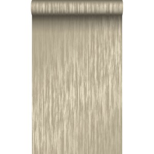 Rolle hellbraune Vliestapete mit feinen Streifen von Origin Wallcoverings.