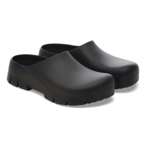 Schwarze Birkenstock Super Birki Clogs aus PU, rutschhemmende Arbeitsschuhe für Hygienebereiche.