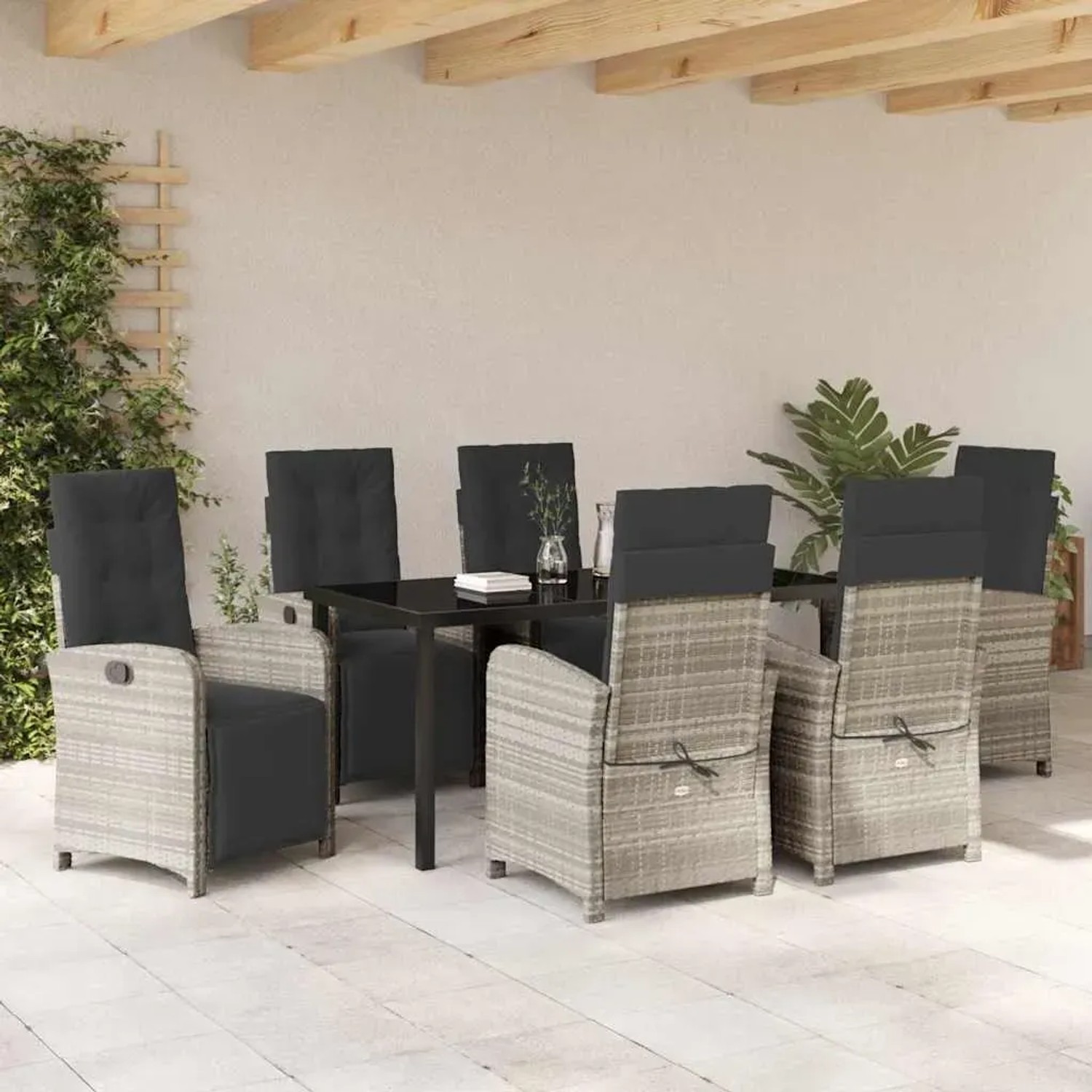 7-teilige Garten Essgruppe aus Poly Rattan in Hellgrau. Gartentisch mit 6 Stühlen und dunklen Auflagen.