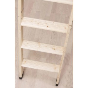 Dolle Easyloft Bodentreppe, 3-teilig aus Fichte, Detailansicht der Stufen.