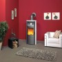 Hark Küchenofen Nika ECOplus, creme-weiße Kacheln, 5 kW, mit Automatik im Wohnraum.
