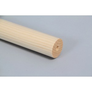 Handlauf aus Fichte, Massivholz, Ø 40mm, Länge 2250mm, Detailansicht Stirnseite mit Bohrung.