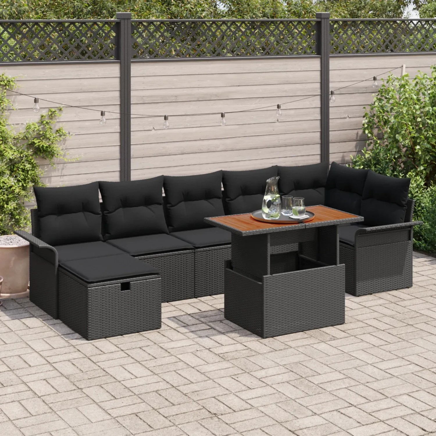 Schwarzes 8-teiliges Garten-Sofa-Set aus Poly Rattan mit Tisch. Gemütliche Gartenmöbel für Terrasse und Garten.