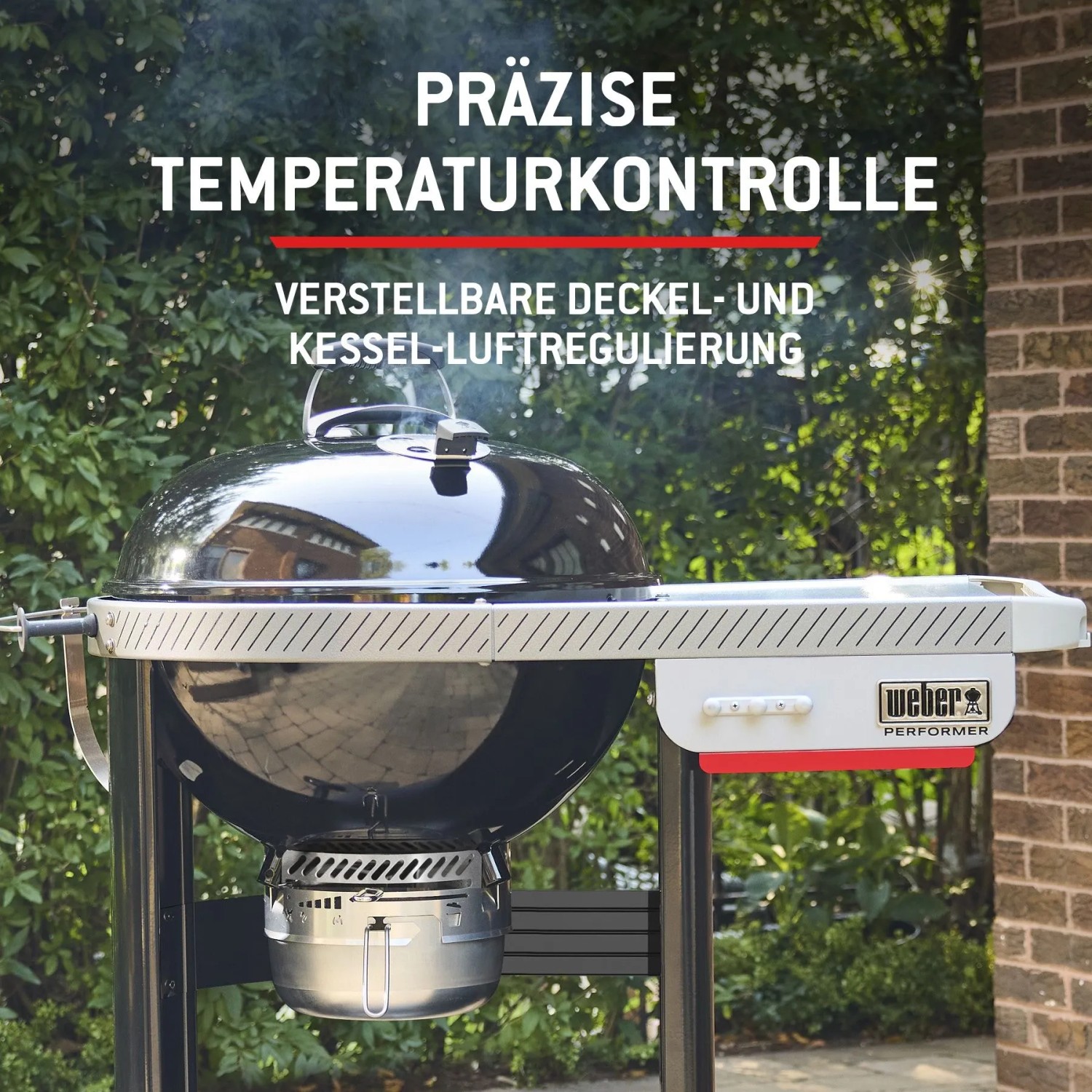 Weber Holzkohlegrill Performer 57 cm, schwarz, mit Seitentisch und Deckelthermometer.