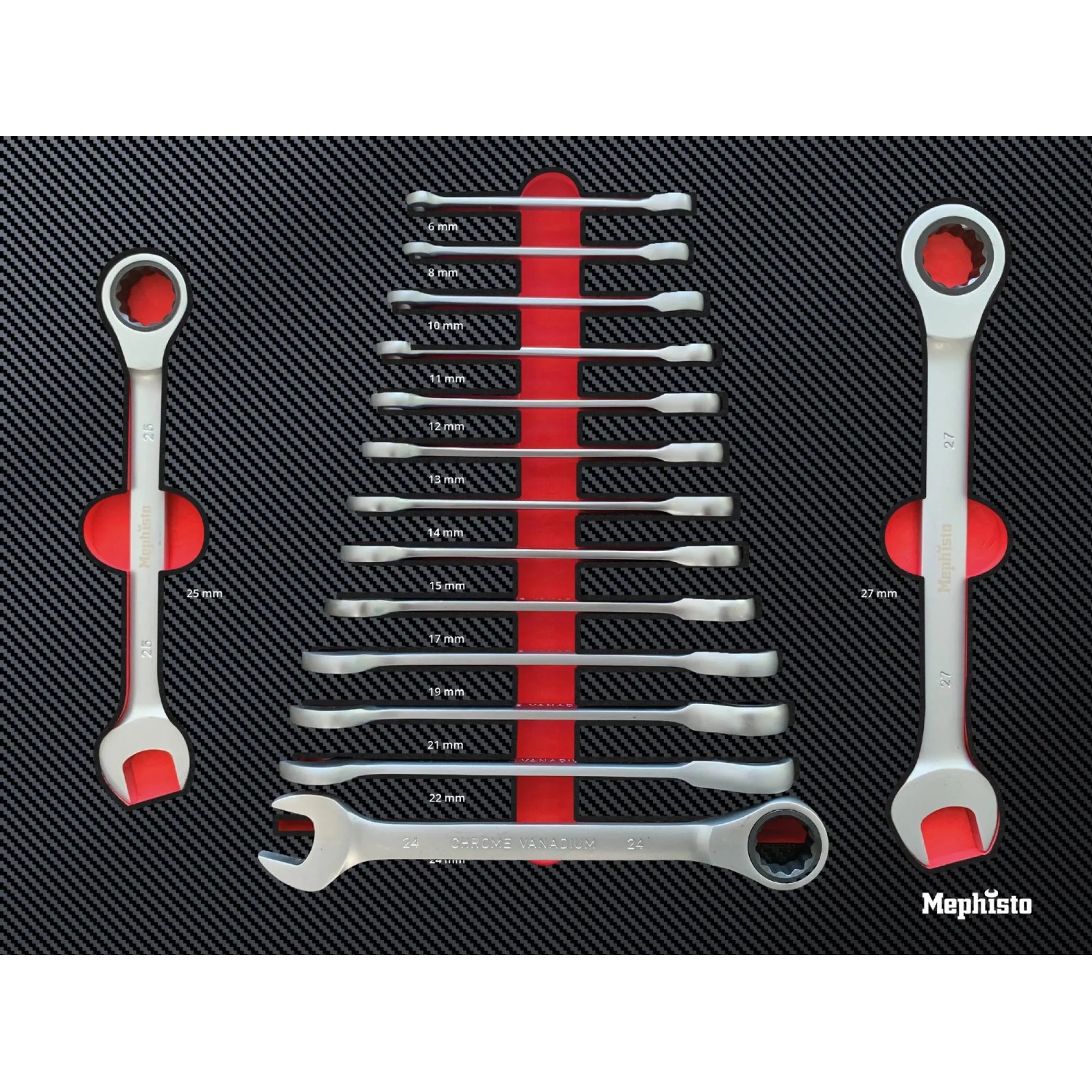 Mephisto Ringschlüssel-Set im Werkzeugwagen: Verschiedene Größen, geordnet in roter Halterung.
