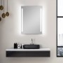 DSK LED-Lichtspiegel Silver Conde Light, 80x60 cm, mit seitlicher LED-Beleuchtung im Badezimmer.